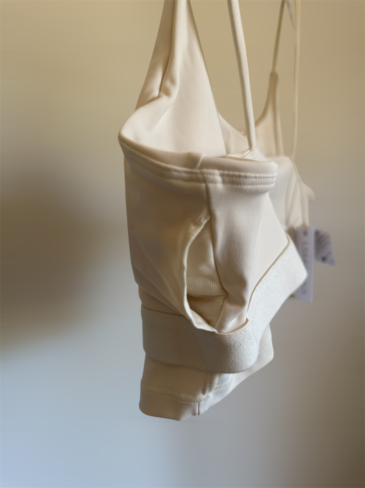 LSMWEAR CORE Cropped bra detail fabric texture nylon lycra activewear